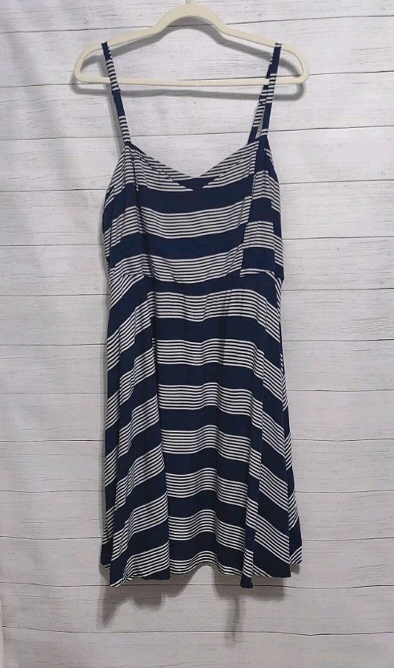 Torrid Navy Striped Challis Skater Dress Size 2 Pre-owned (EUC)